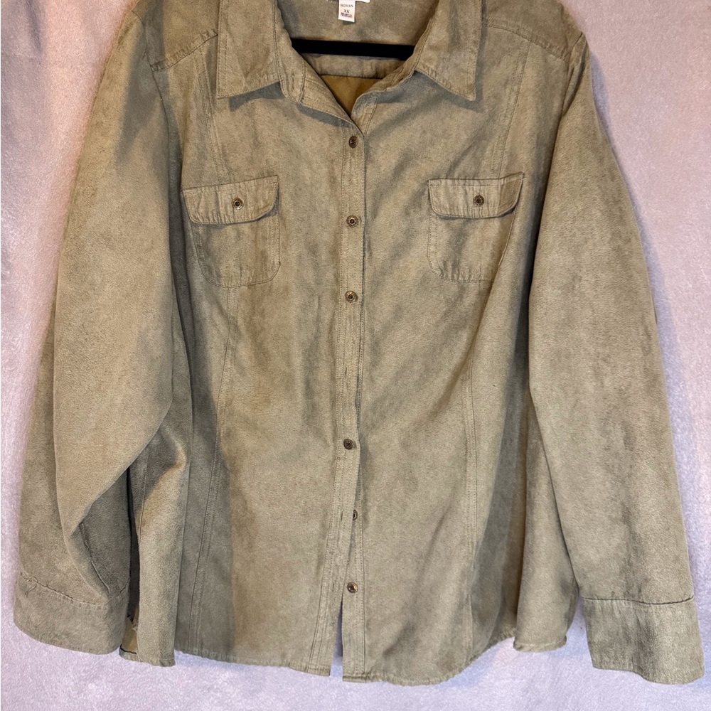 Croft & Barrow Sage Green Shirt. Very Good Condition.